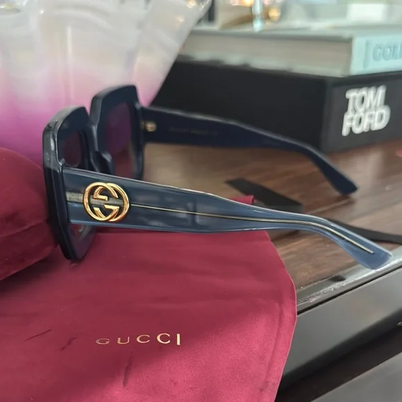 Gucci Sunglasses - Picture 4 of 5